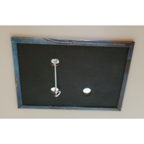 Lara Croft Tomb Raider Movie Promo Pin Button Pinback Backpack Angelina Jolie - Picture 3 of 5